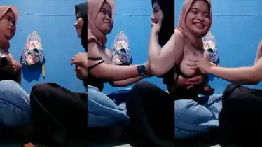 Bokep Indo Mainin Toket Temen Saling Remas Hot poster