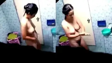 Bokep Indo Ngintip Tante Mandi Basah poster
