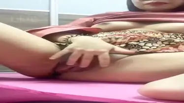 Gadis Rok Batik Main Solo Pake Vibrator poster